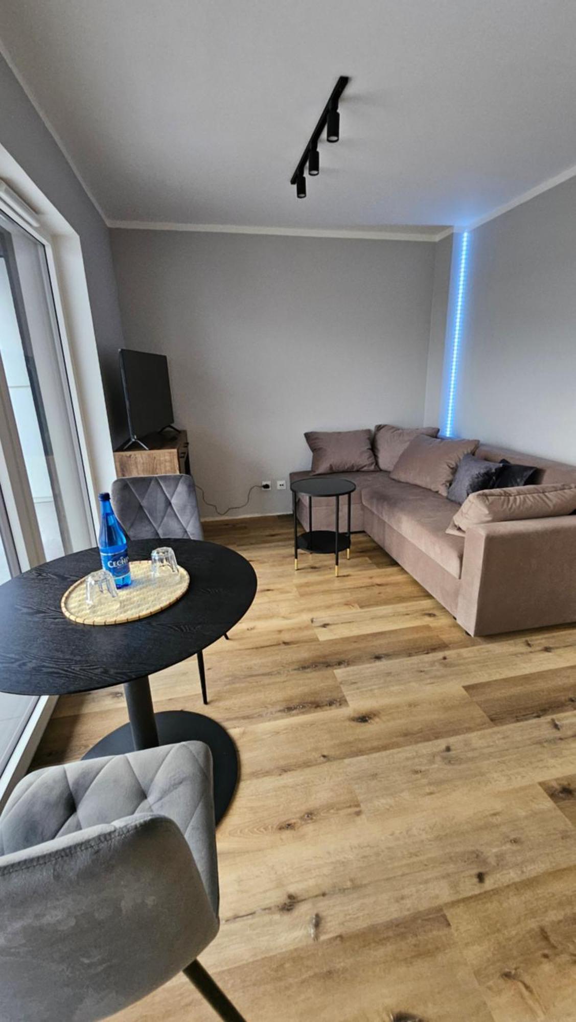 Apartament Bulgarska 59 - Sypialnia I Salon - 40M2 - Self Check In 24H 波兹南 外观 照片
