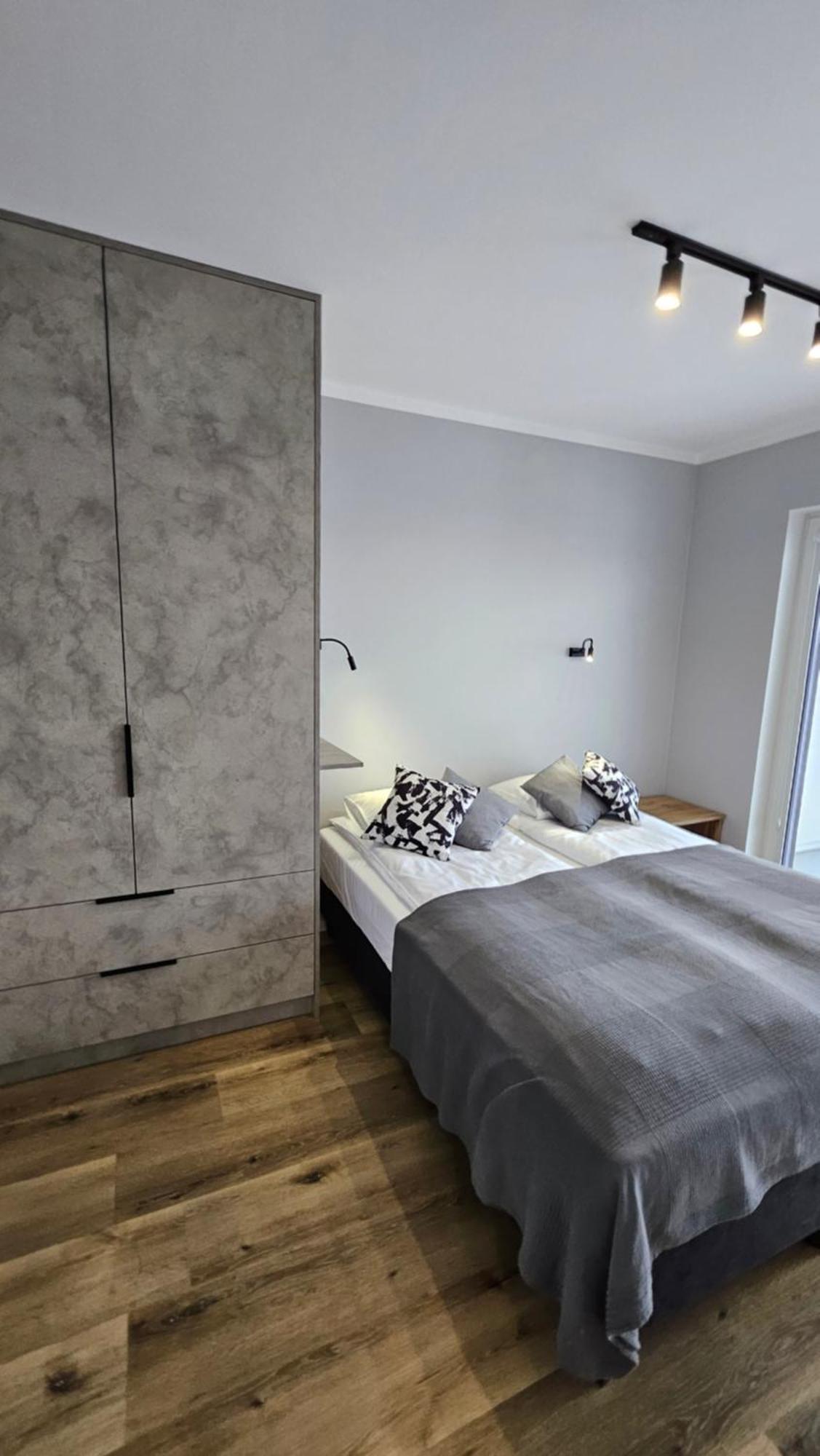 Apartament Bulgarska 59 - Sypialnia I Salon - 40M2 - Self Check In 24H 波兹南 外观 照片