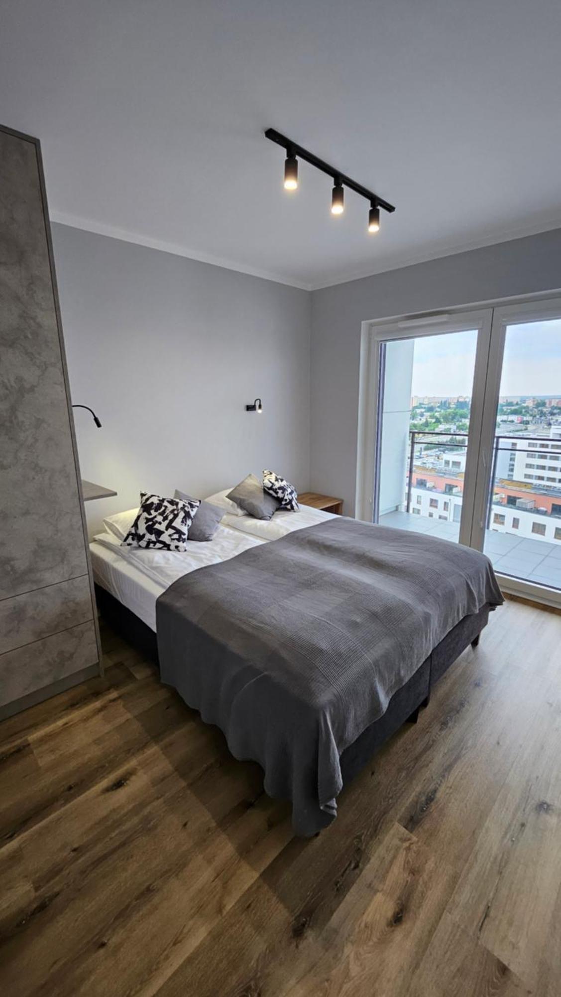 Apartament Bulgarska 59 - Sypialnia I Salon - 40M2 - Self Check In 24H 波兹南 外观 照片